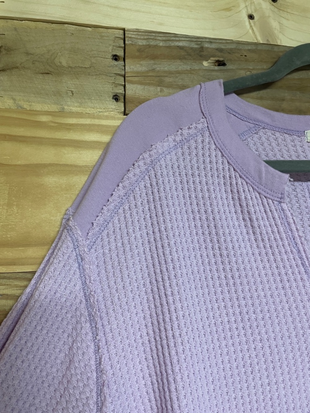 Urban Daizy size Large Lavender Waffle-Knit Long Sleeve Lightweight Soft Top - Picture 3 of 9